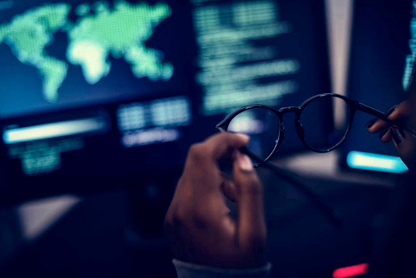 千元眼鏡成本僅20塊，6億近視人口的“暴利”行業(yè)真相